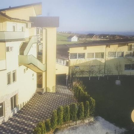 Gold Apartmani Kozarac ภายนอก รูปภาพ