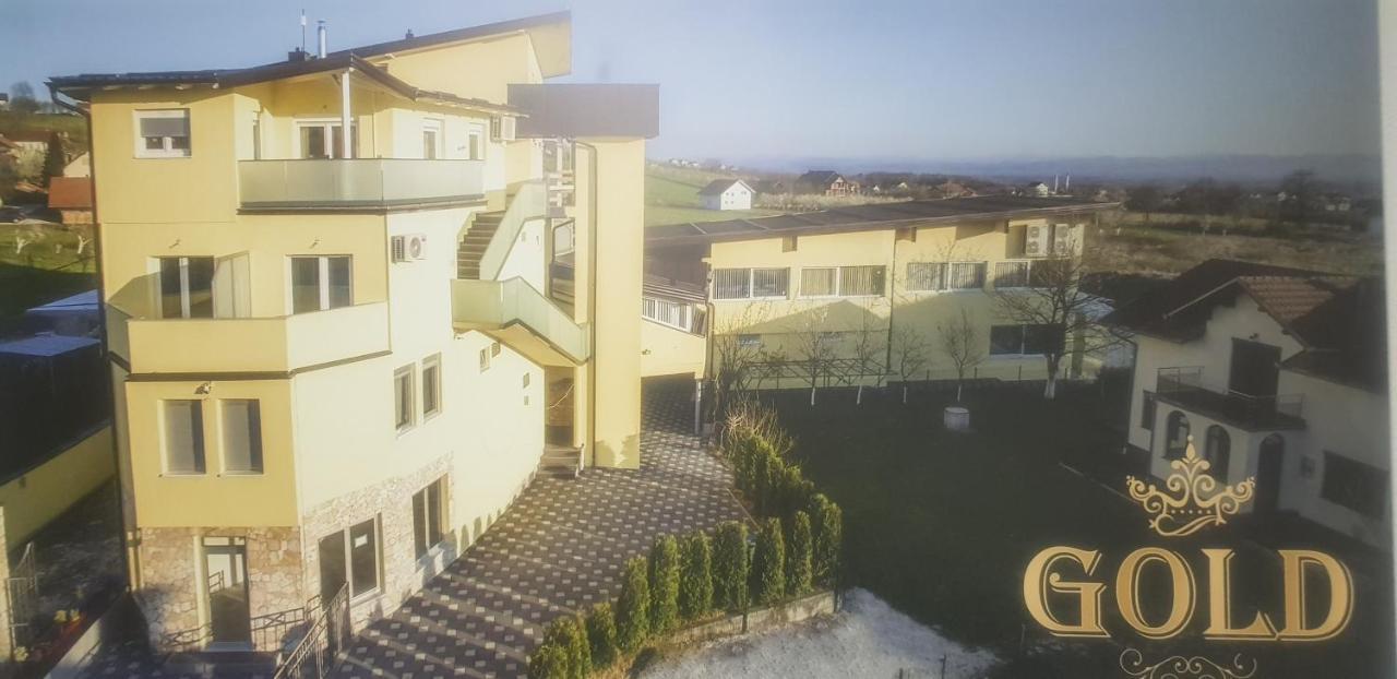 Gold Apartmani Kozarac ภายนอก รูปภาพ