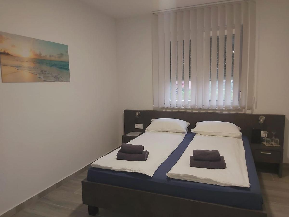 Gold Apartmani Kozarac ภายนอก รูปภาพ