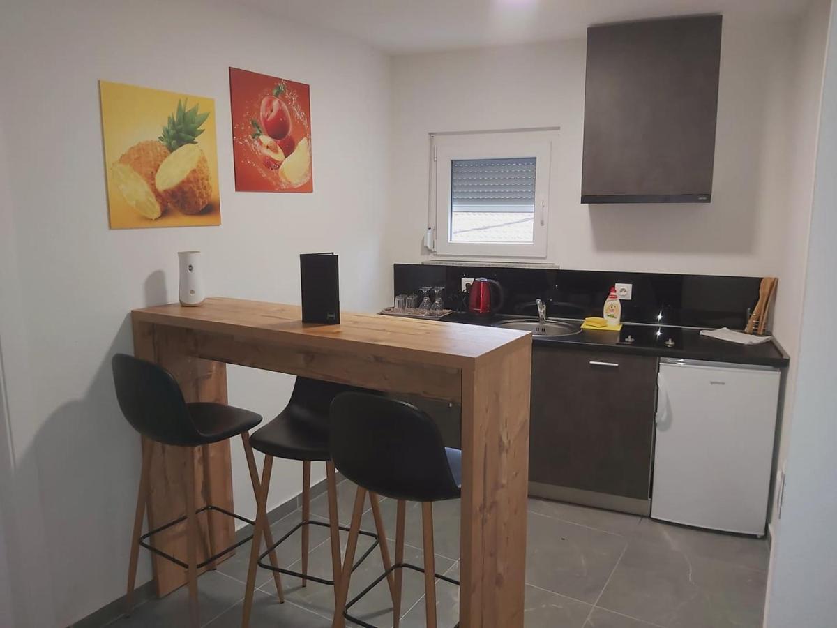 Gold Apartmani Kozarac ภายนอก รูปภาพ