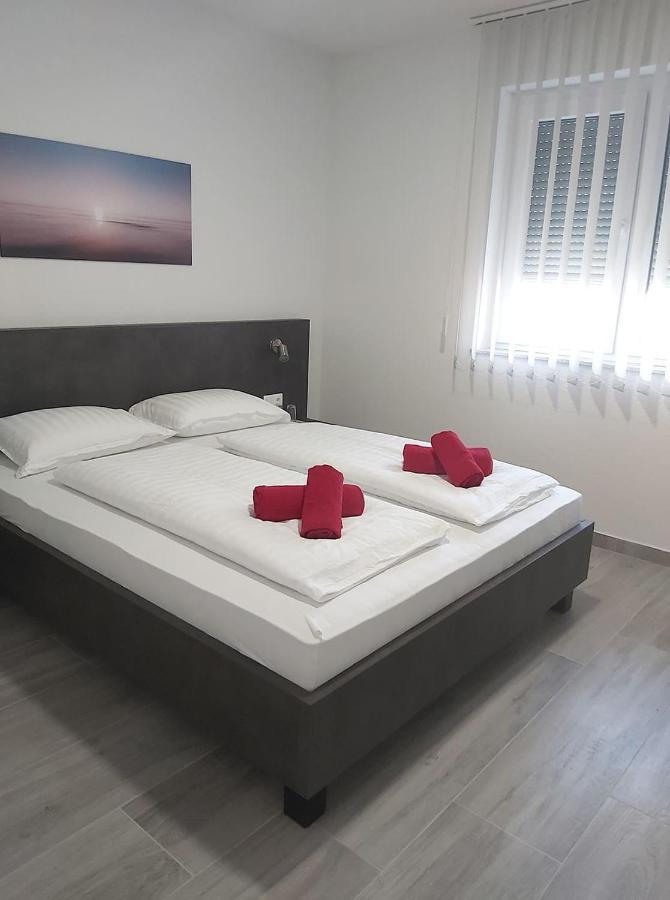 Gold Apartmani Kozarac ภายนอก รูปภาพ