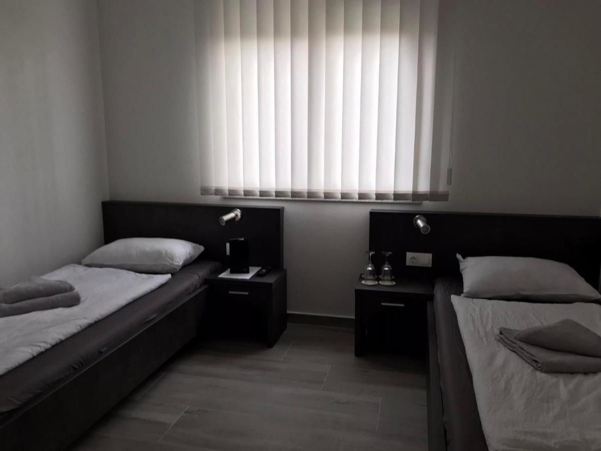 Gold Apartmani Kozarac ภายนอก รูปภาพ