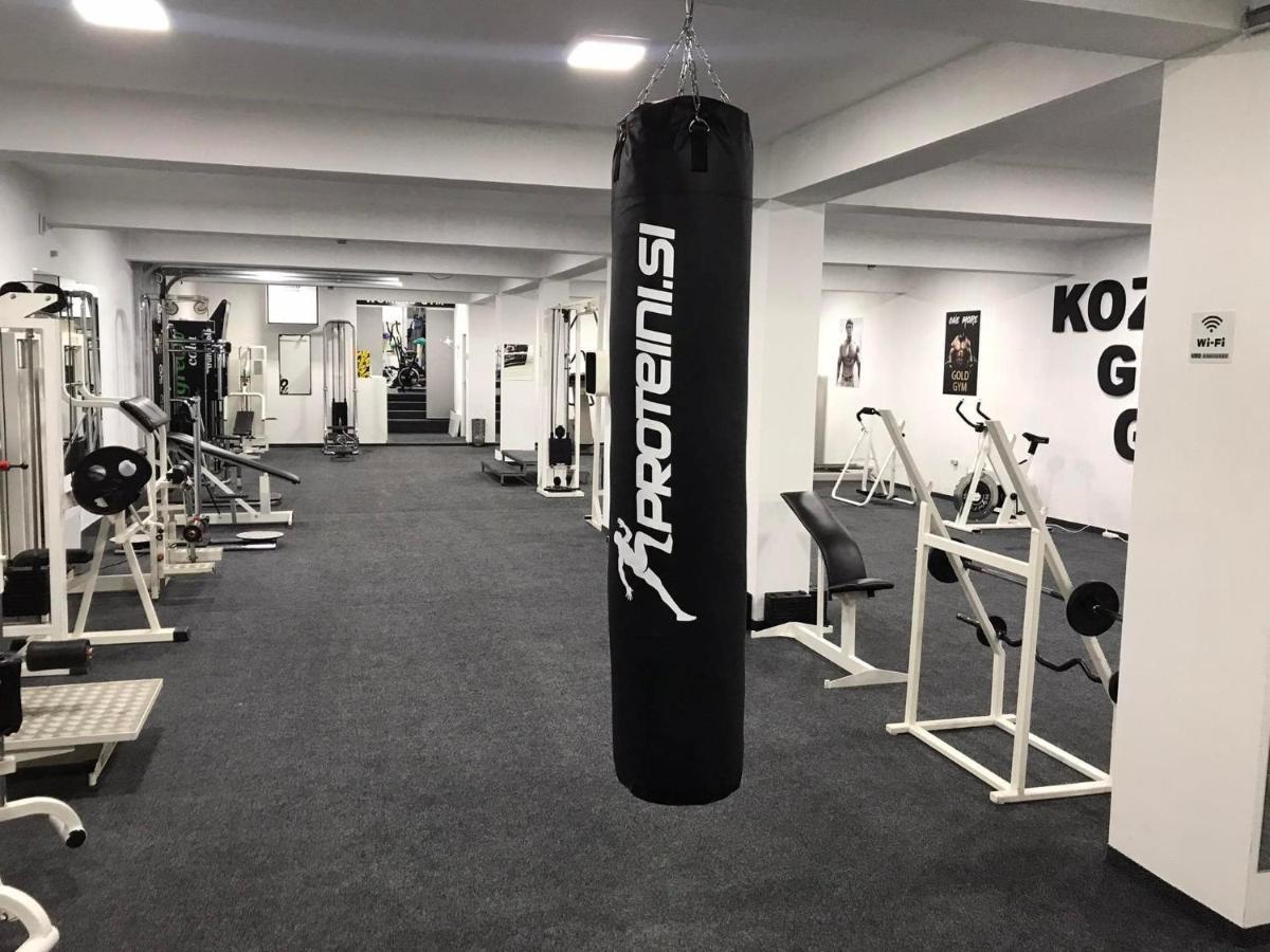 Gold Apartmani Kozarac ภายนอก รูปภาพ