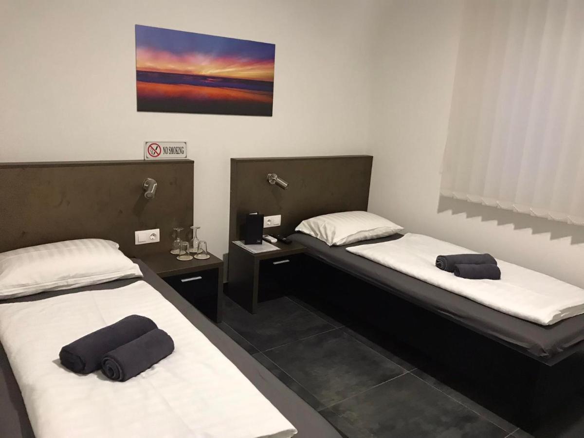 Gold Apartmani Kozarac ภายนอก รูปภาพ