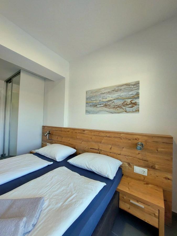 Gold Apartmani Kozarac ภายนอก รูปภาพ